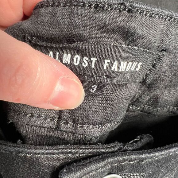 Almost Famous Womens Denim Skinny Jeans Pants Distressed Black Size 3 - Picture 6 of 8